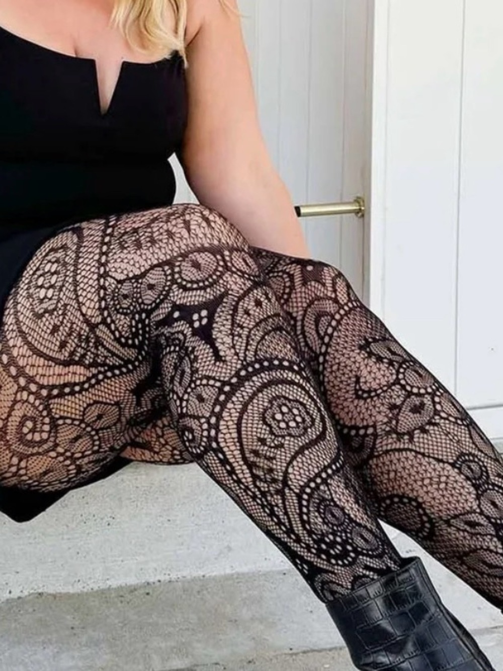 NWT Snag Tights Botanic Fishnets Size D
